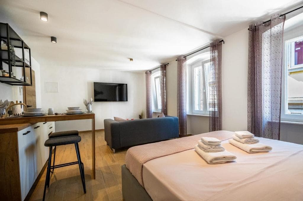 Apartments Portarata 1 interior 5
